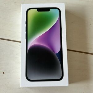 iPhone 14 box